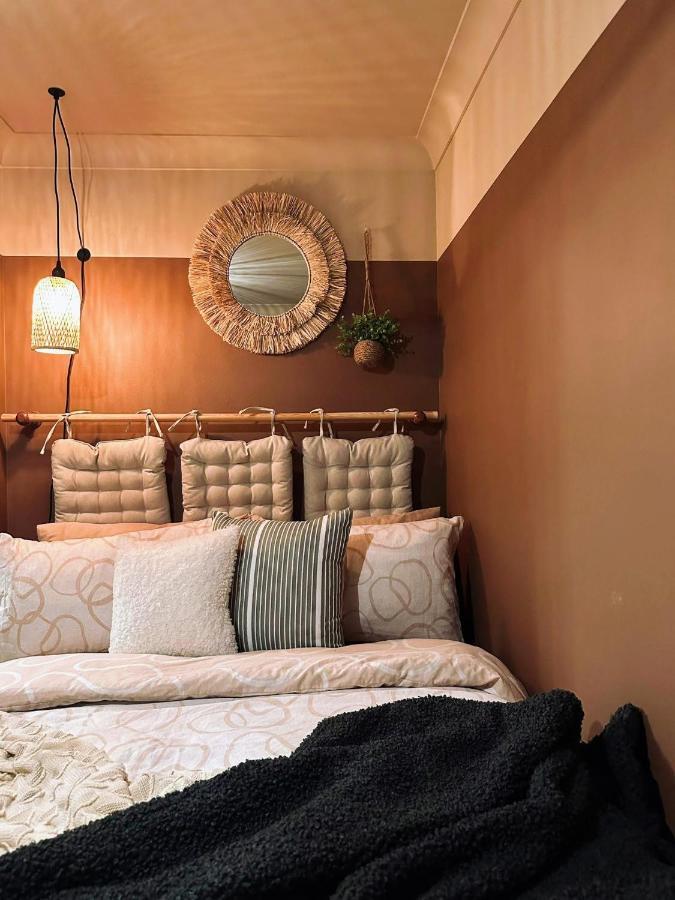 4-Bed Cotswold Getaway With Hot Tub & Gaming Room Churchdown Zewnętrze zdjęcie