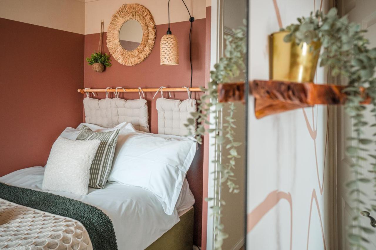4-Bed Cotswold Getaway With Hot Tub & Gaming Room Churchdown Zewnętrze zdjęcie