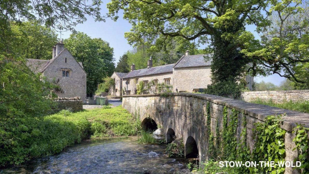 4-Bed Cotswold Getaway With Hot Tub & Gaming Room Churchdown Zewnętrze zdjęcie